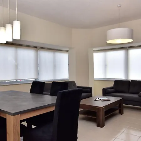 2 Bedroom Apartment - Spacious, Bright & Central - 4 Msida Exterior photo