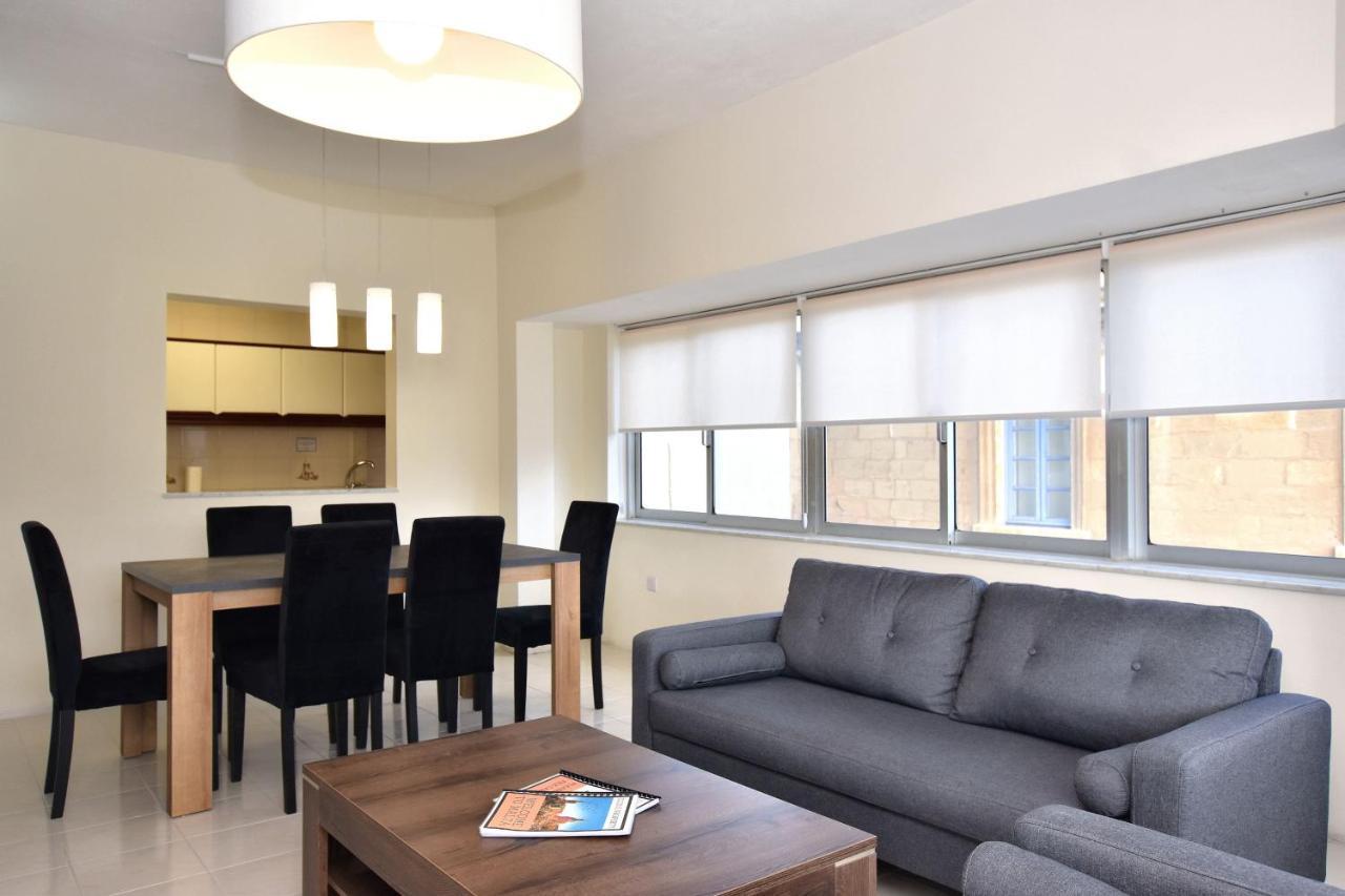 2 Bedroom - Spacious, Bright & - 4