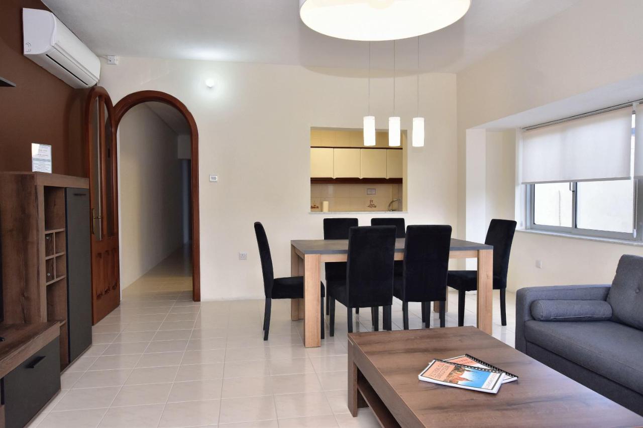 2 Bedroom - Spacious, Bright & - 4 Apartment